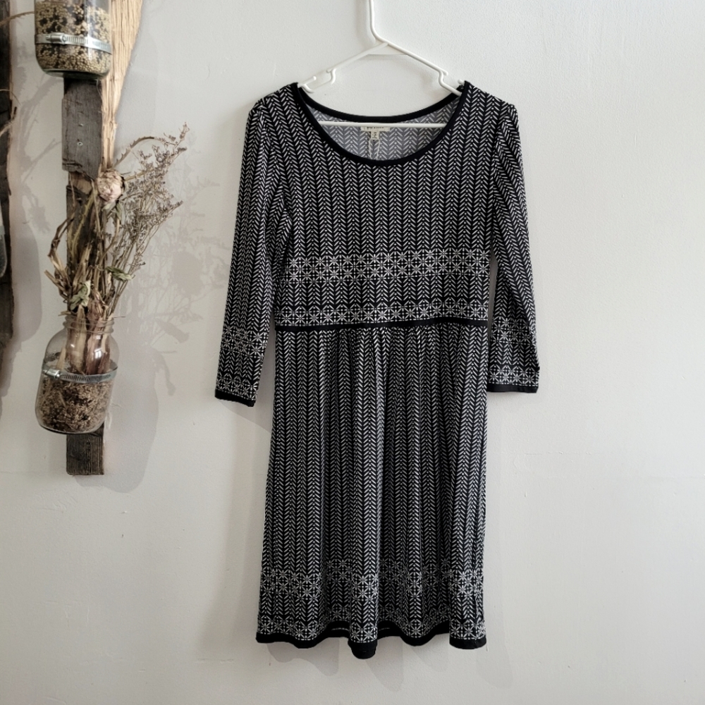 Max Studio Printed 3/4 sleeve dress, B&W, Size XS. 3 for 20 $